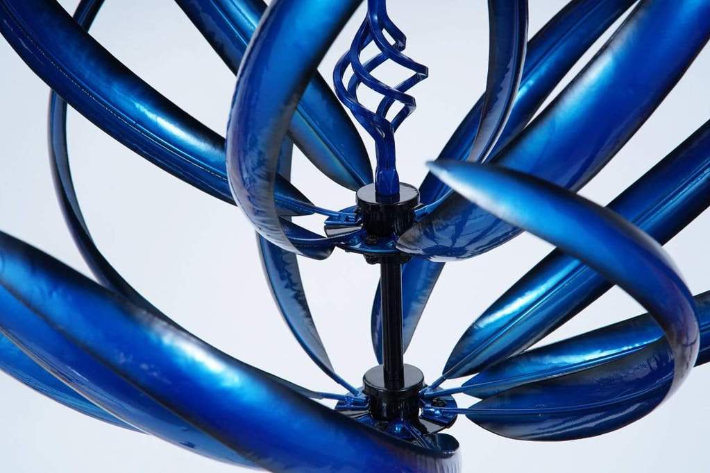 Металлические на открытом воздухе спиральные ветровые прядильщики цветка украшают скульптуры