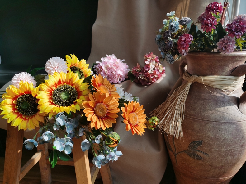 Cheap colorful silk real touch hydrangea artificial flower for decoration faux wedding flower bush